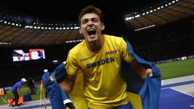 Armand Duplantis, grita rabioso celebrando su oro en el Europeo.