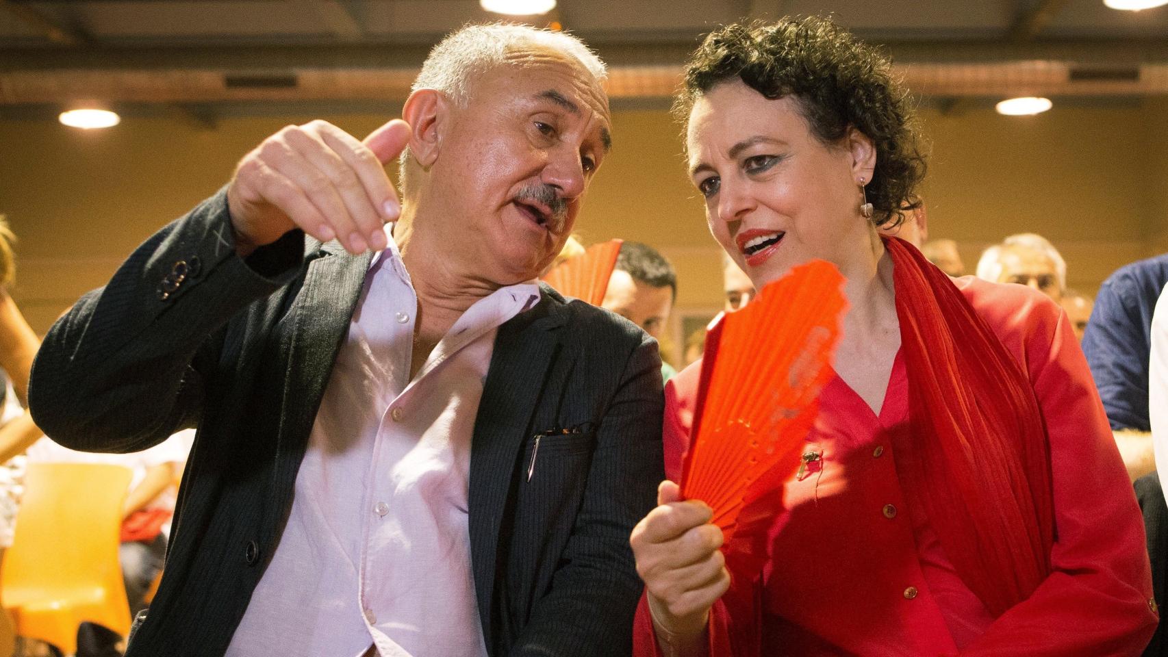 José María Álvarez este domingo junto a la ministra de Trabajo, Magdalena Valerio. Foto: EFE