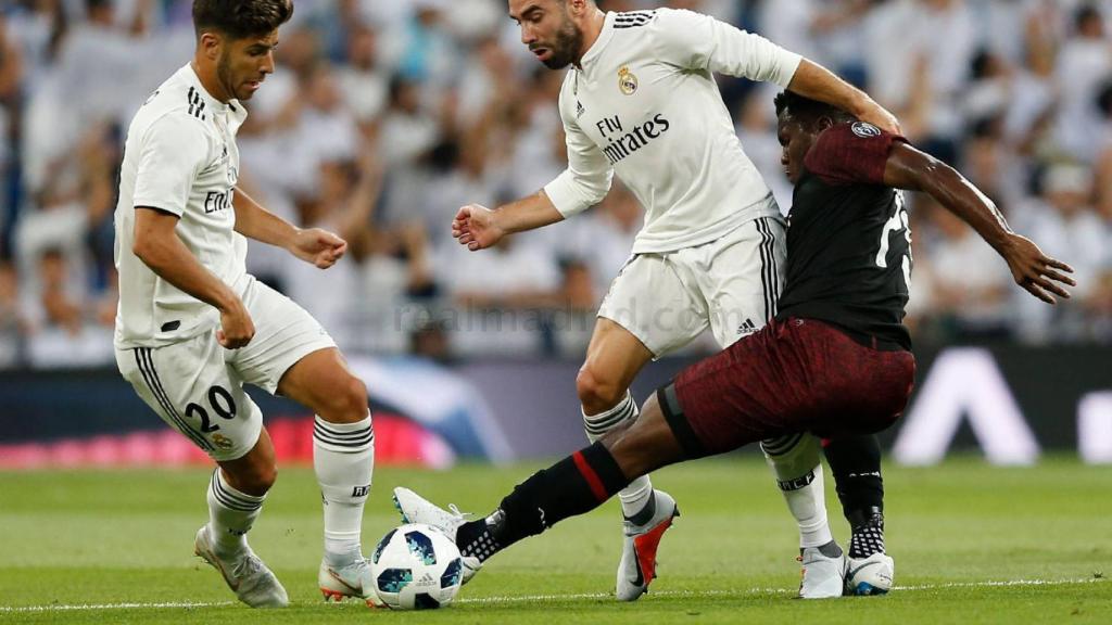 Asensio y Carvajal disputando el Trofeo Santiago Bernabéu 2018