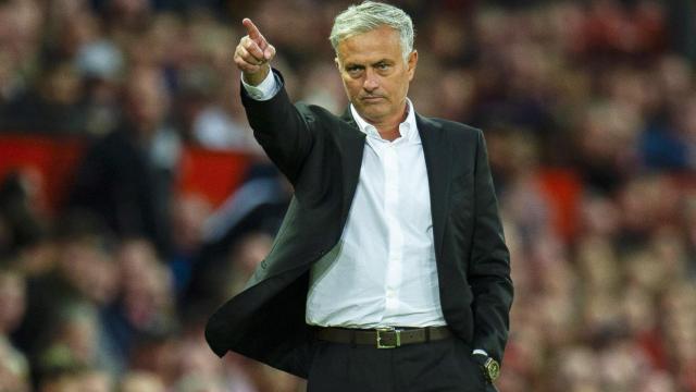 Mourinho durante el partido del Manchester United ante el Leicester City