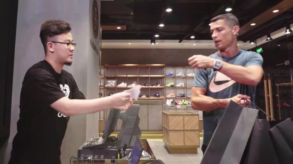 Cristiano, de compras