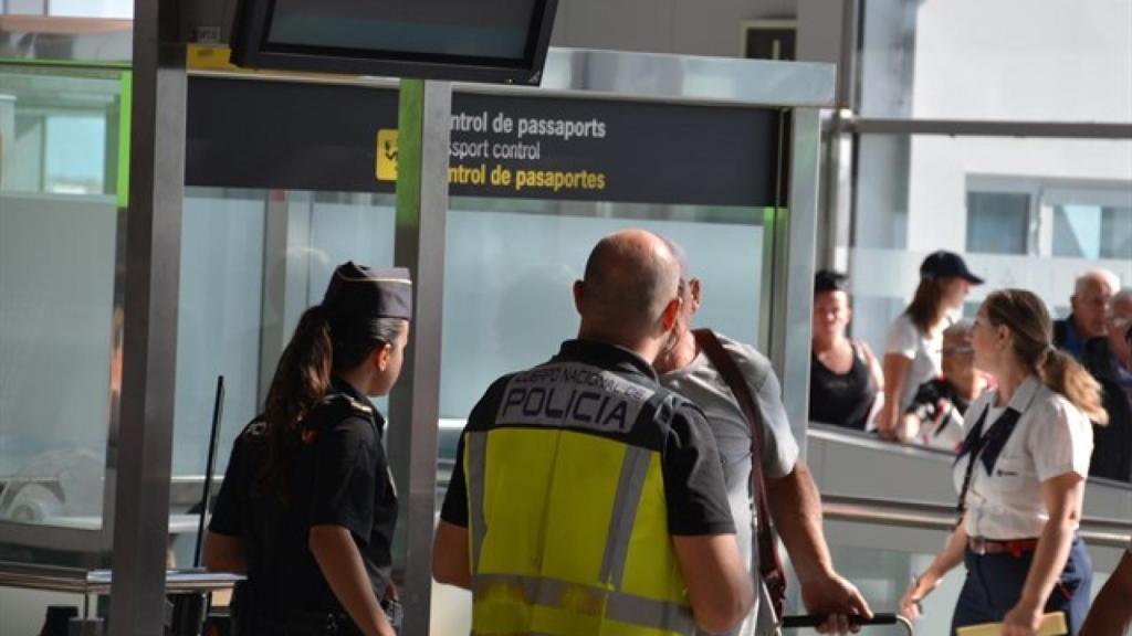 Huelga vigilantes arcos de seguridad, aeropuerto de Barajas.