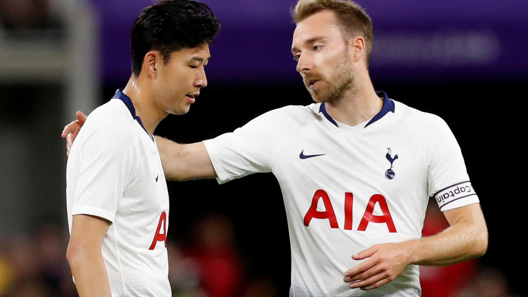 Eriksen, jugador del Tottenham, junto a Son Heung-min