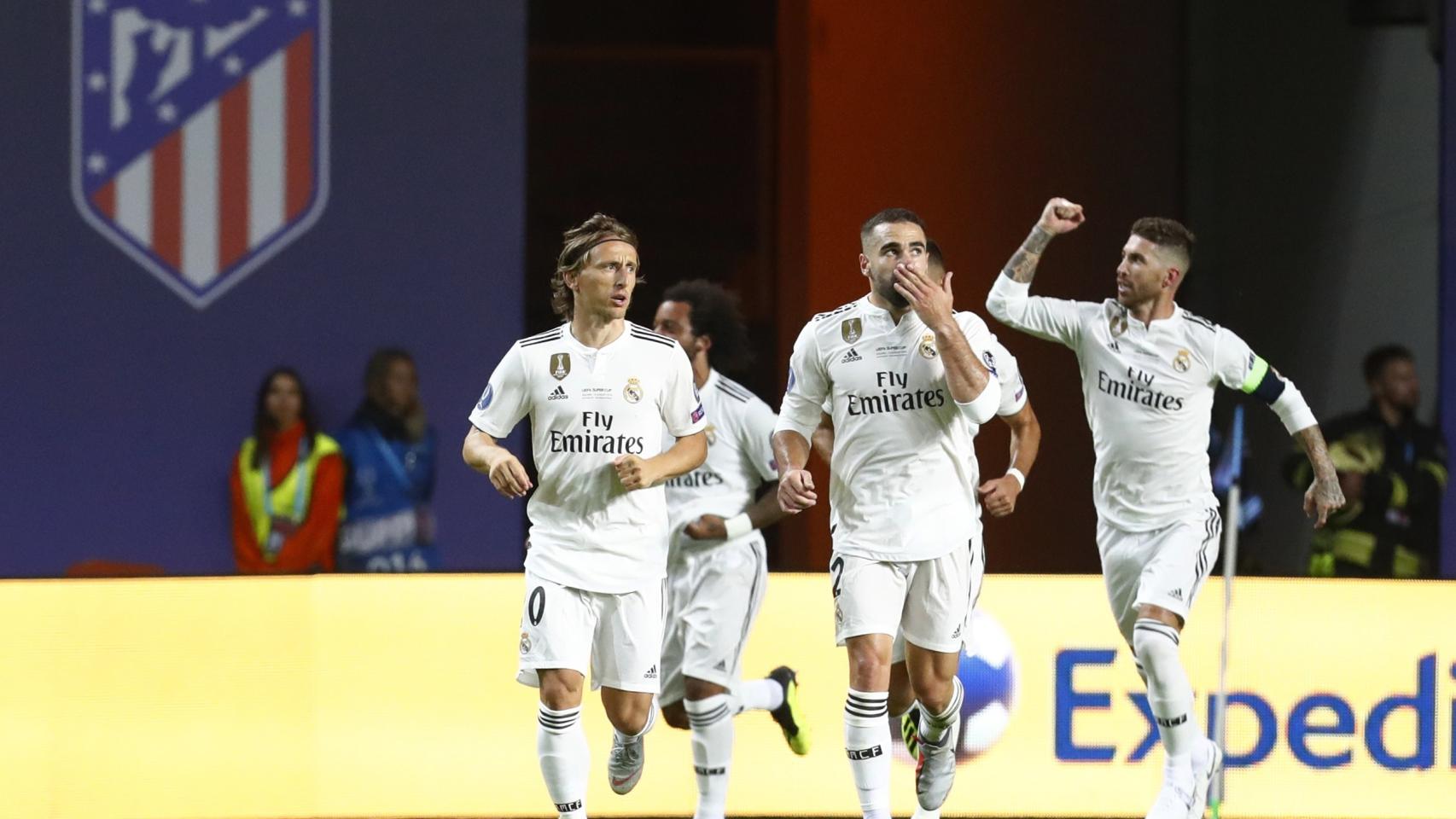 Sergio Ramos celebra su gol tras marcar el penalti