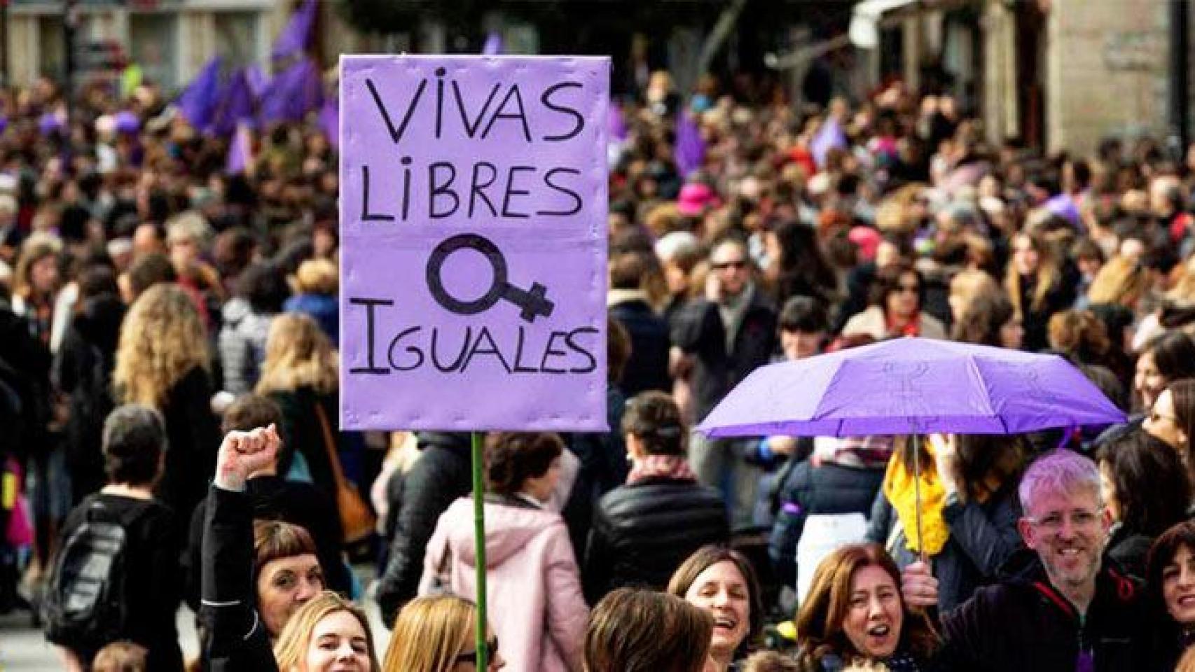 Concentración feminista durante el 8 de marzo