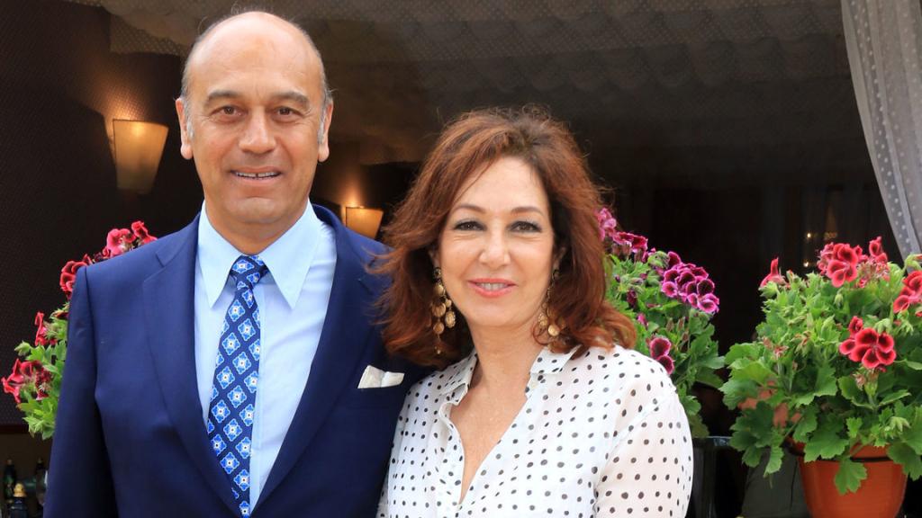 El empresario Juan Muñoz y su esposa, Ana Rosa Quintana, en la feria de abril de Sevilla.