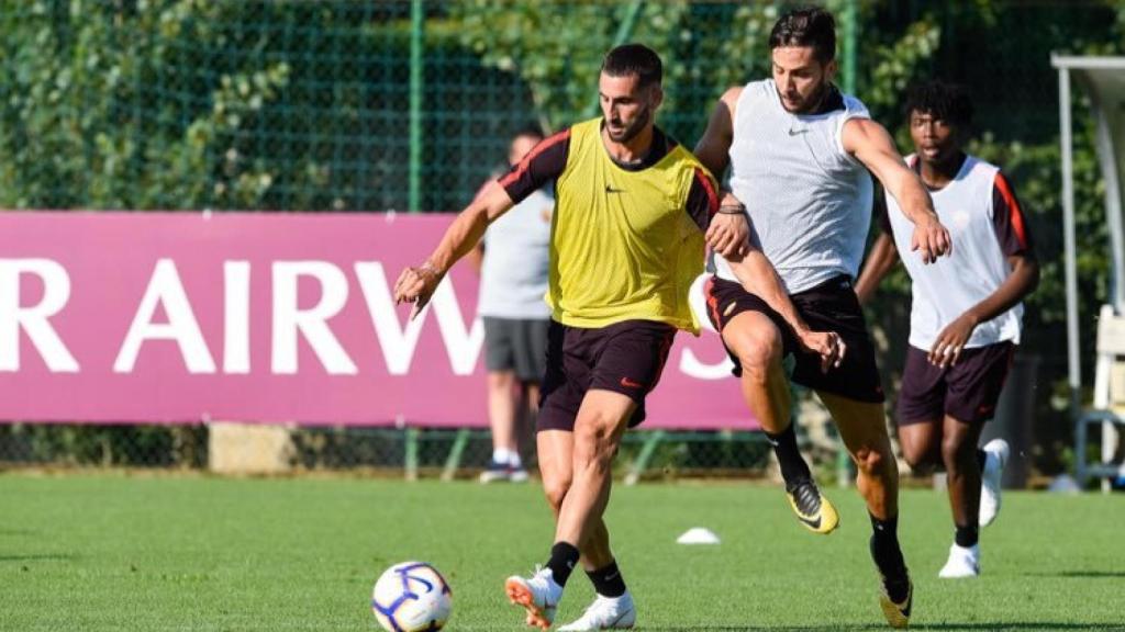 Gonalons entrenando con la Roma. Foto: Twitter (@maxgonalons)