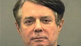 Paul Manafort en la foto de su ficha policial.