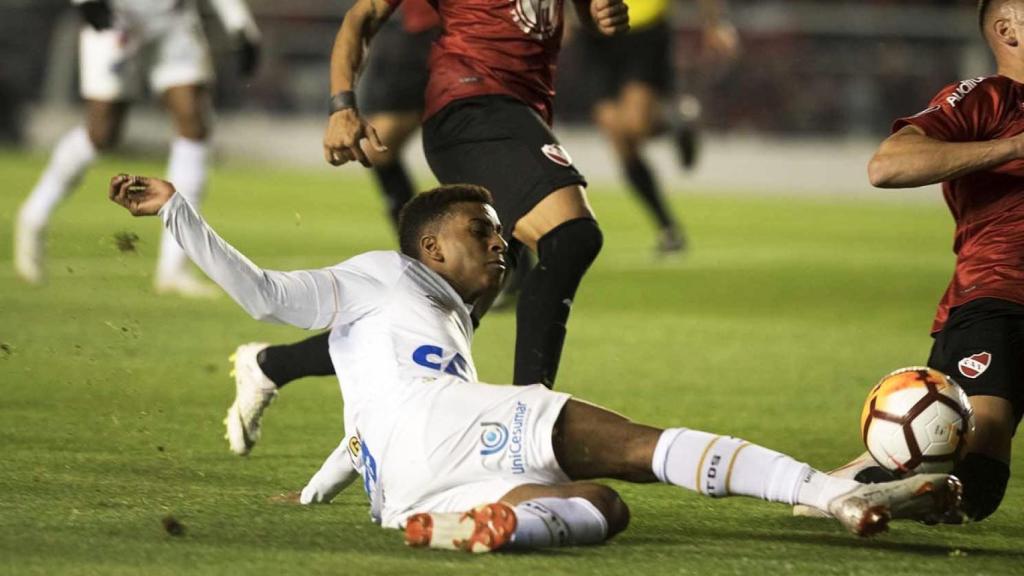 Rodrygo en un partido con el Santos. Foto: Twitter (@SantosFC)