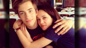 Asia Argento junto a Jimmy Bennett