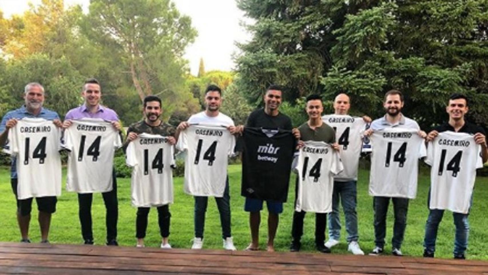 Casemiro junto al equipo de Counter Strike, MIBR. Foto: Twitter (@casemiro)