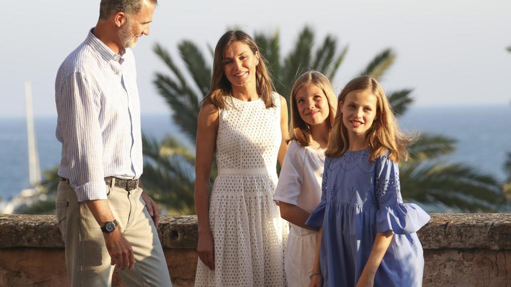 La Familia Real en el palacio de la Almudaina.