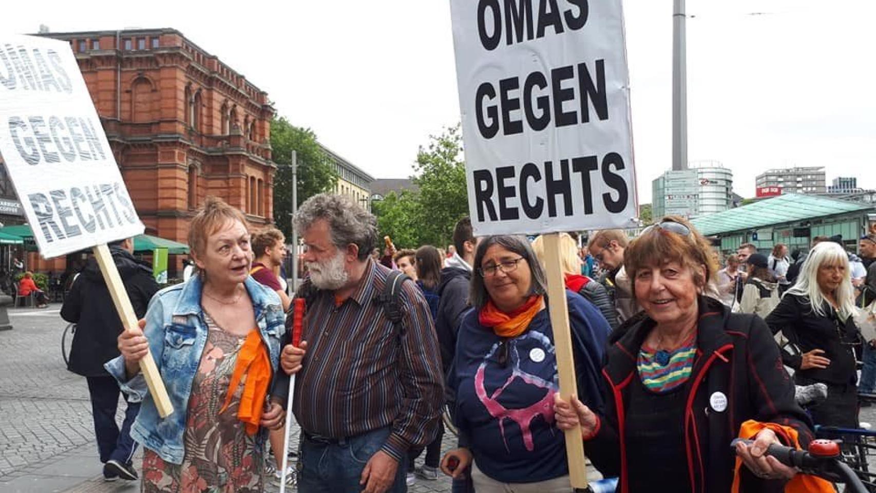 Las Abuelas contra la derecha en las calles.