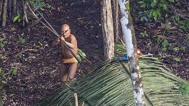 En 2016 un fotógrafo captó por casualidad la vida de otra tribu no conocida también en Brasil