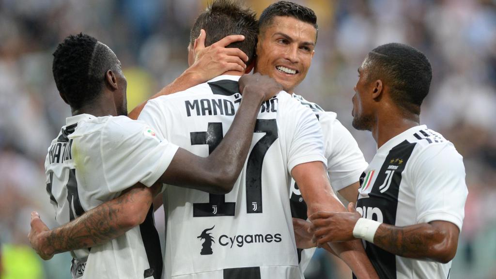 Cristiano se abraza con Mandzukic