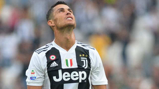 Cristiano se lamenta de una ocasión con la Juventus