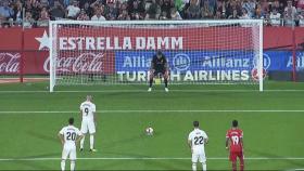 Benzema marca al Girona desde el punto de penalti