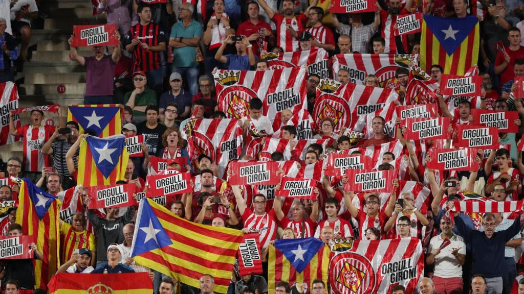 Esteladas en Montilivi durante un partido del Girona