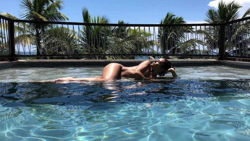 Cristina Pedroche, desnuda en una piscina.