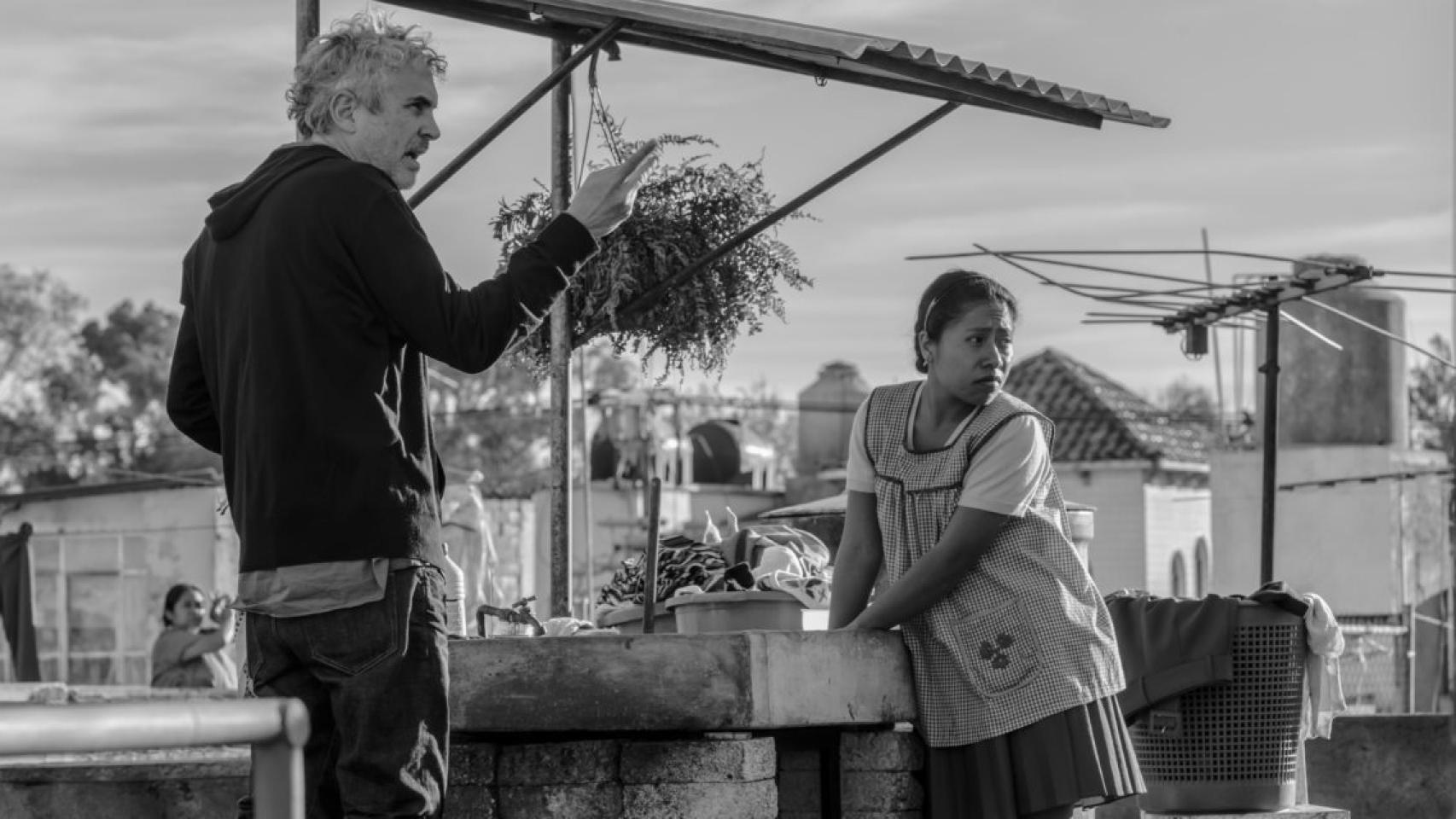 Alfonso Cuarón en el rodaje de Roma, producida por Netflix.