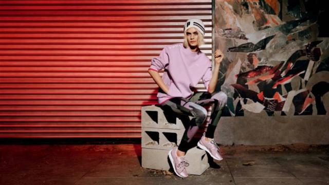 Cara Delevingne luciendo 'total look' de Puma en la nueva campaña de la firma.