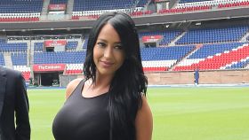 Aurah Ruiz en el estadio del París Saint-Germain F. C.