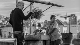 Alfonso Cuarón en el rodaje de Roma, producida por Netflix.