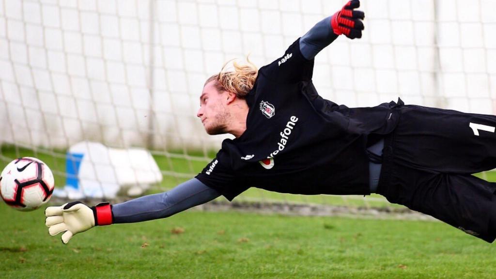 Loris Karius en un entrenamiento con el Besiktas