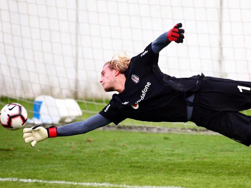 Loris Karius en un entrenamiento con el Besiktas