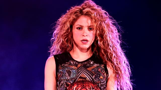 Shakira durante su concierto en Burdeos.