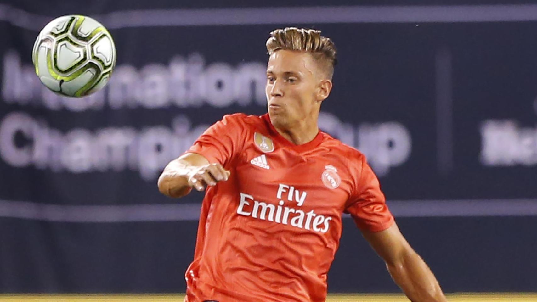 Marcos Llorente pelea un balón en un amistoso del Real Madrid