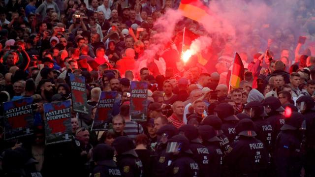 Partidarios de extrema derecha protestando en Chemnitz.