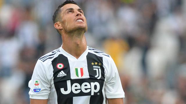 Cristiano Ronaldo se lamenta de una ocasión fallada