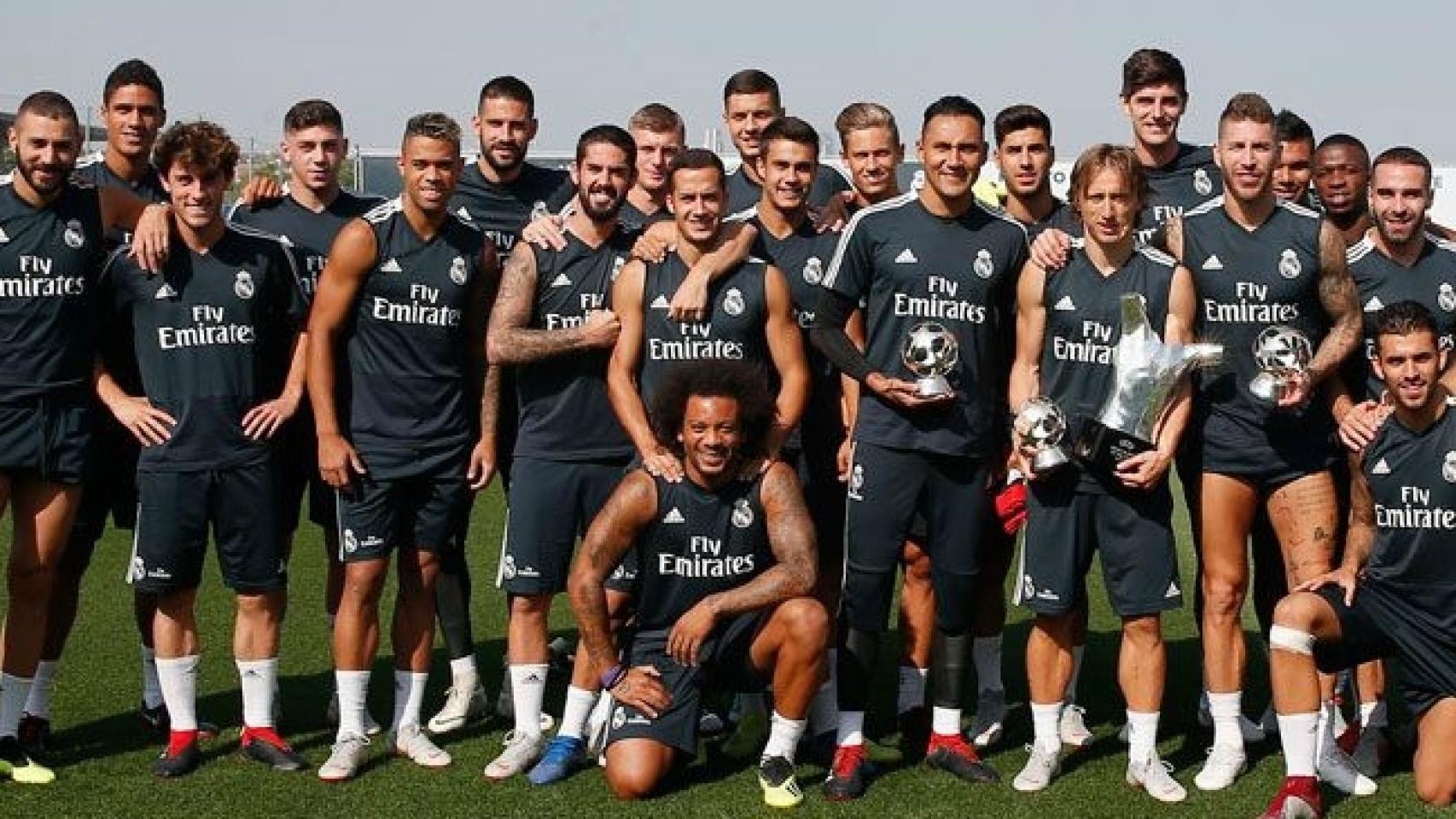 La familia del Madrid: los premiados por la UEFA comparten sus trofeos