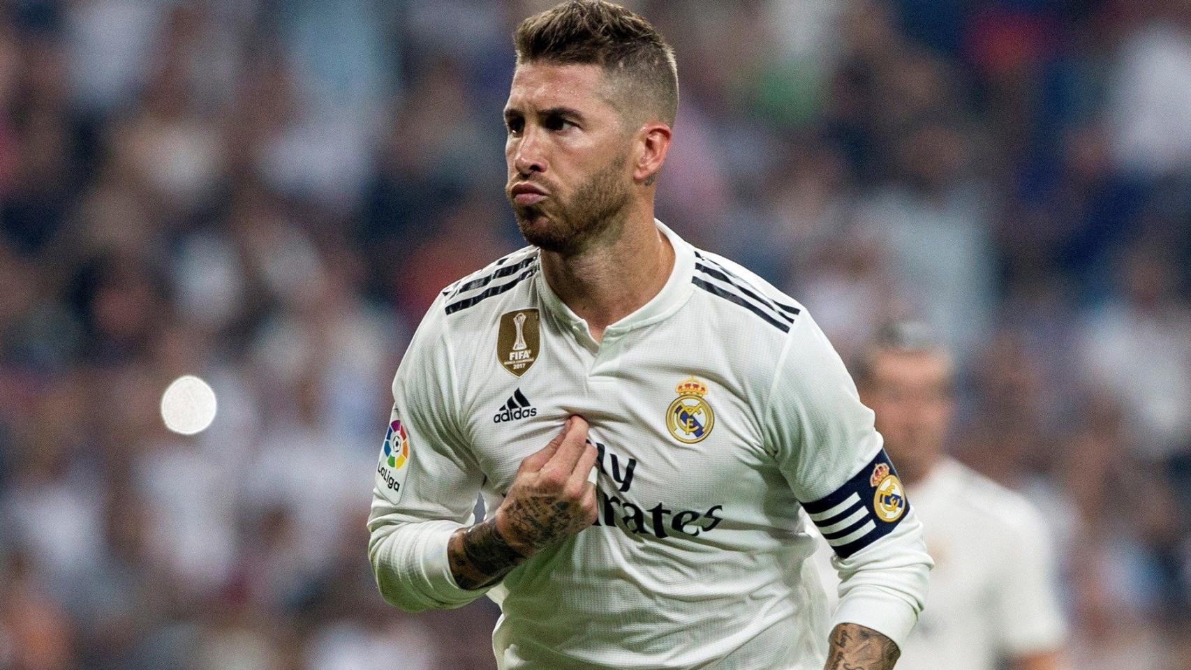 Sergio Ramos celebra su gol tras marcar el penalti