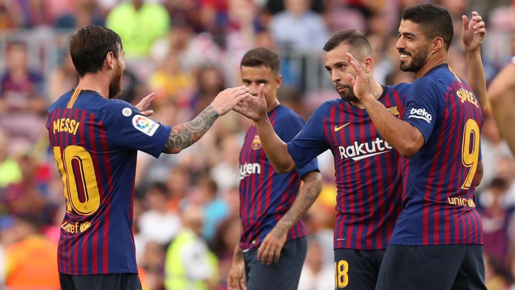 Los jugadores del Barcelona celebran un gol