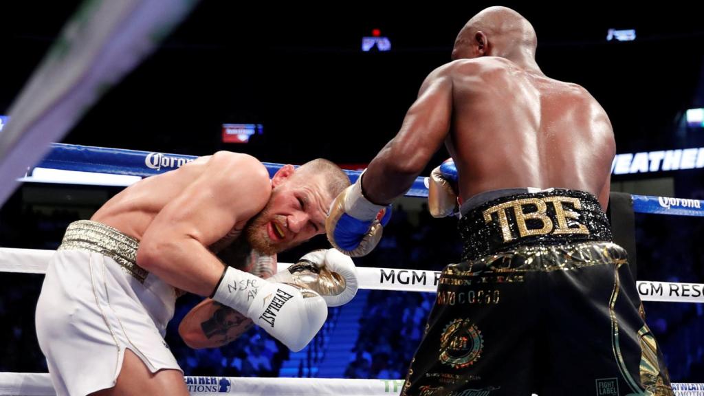 McGregor y Mayweather, en el combate del año pasado.