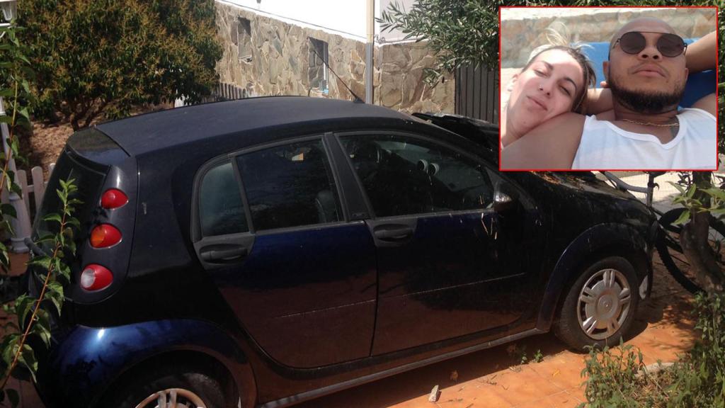 Uno de los coches de la pareja, en el patio de la casa que compartían en El Casar.