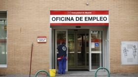 Entrada a una oficina de empleo, en Madrid.