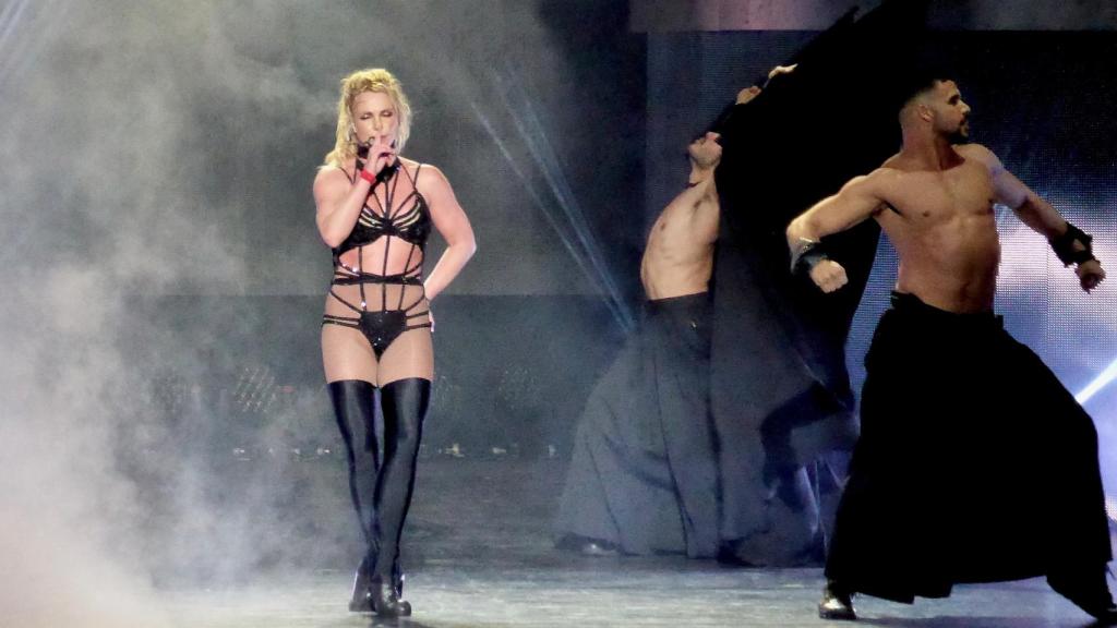 Britney Spears en uno de sus últimos conciertos en Gran Bretaña.