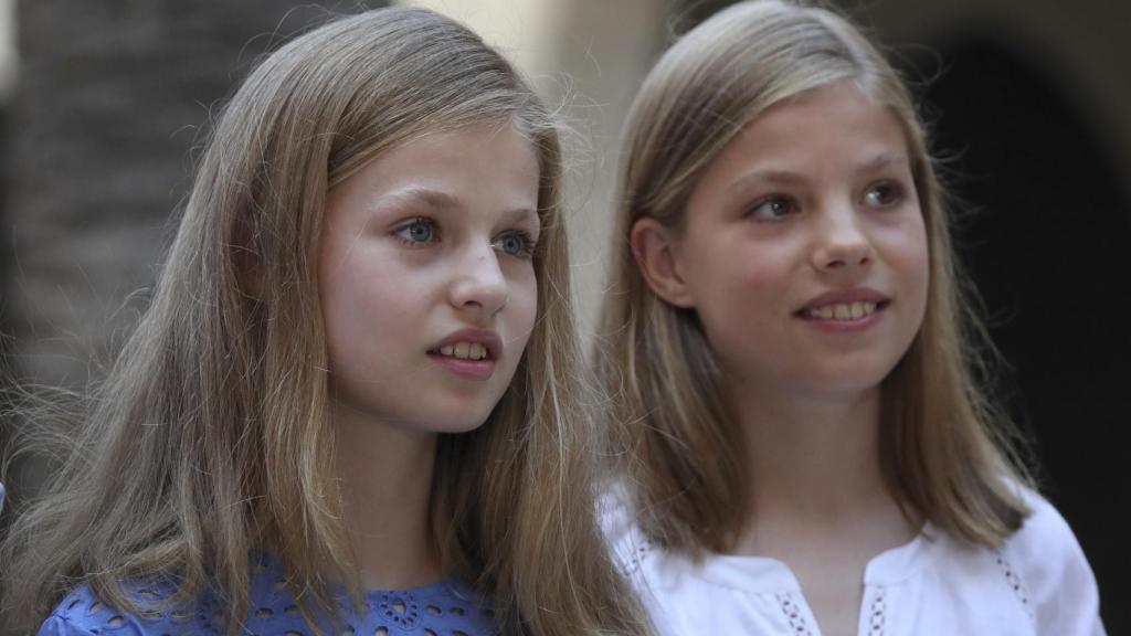 Leonor y Sofía en el Palacio de la Almudaina en Palma de Mallorca.