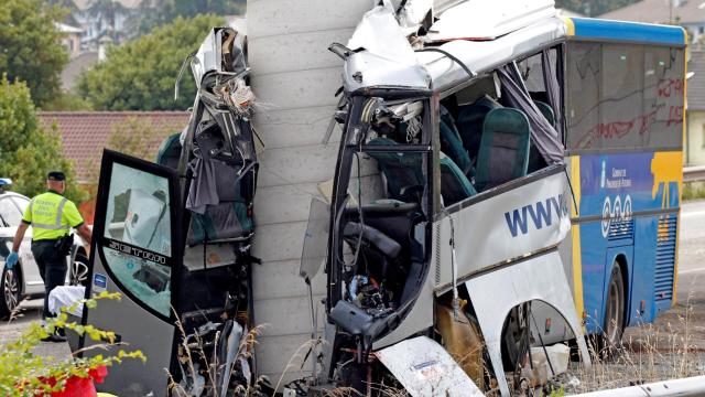 La lectura del tacógrafo del bus de Avilés confirma que iba entre 80 y 90 km/h