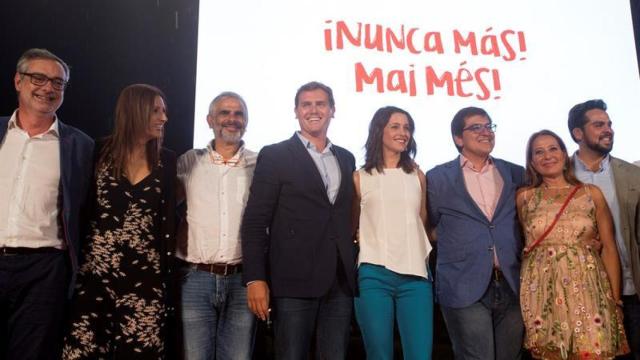 Albert Rivera e Inés Arrimadas junto a otros altos cargos de Ciudadanos.