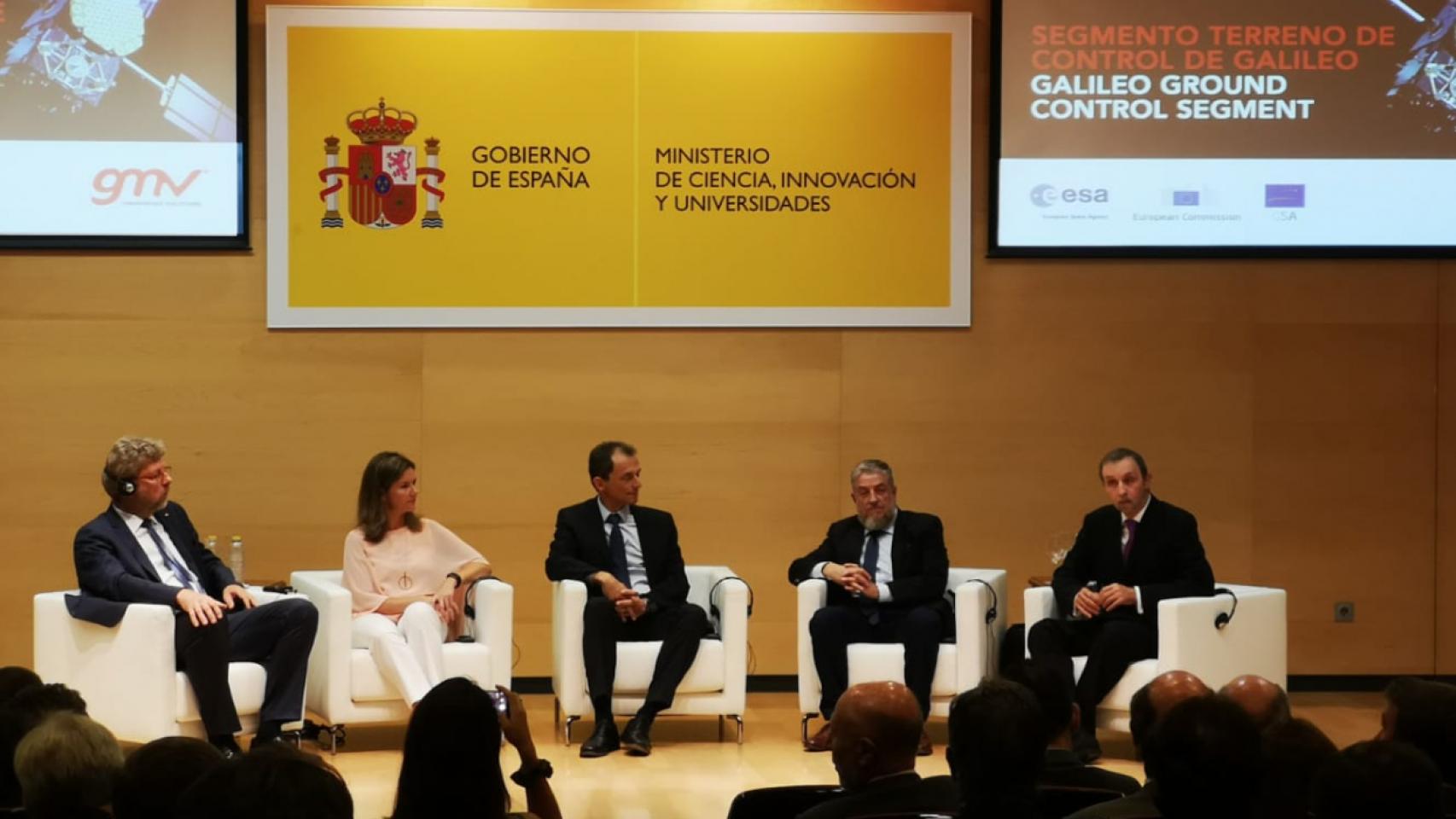 Pedro Duque, ministro de Ciencia, Innovación y Universidades, presentando el contrato ganado por la industria española.