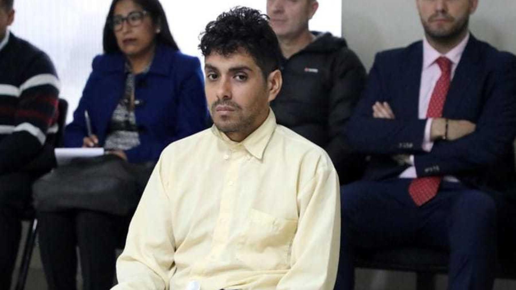 El falso gurú peruano Félix Steve Manrique, tras ser detenido.