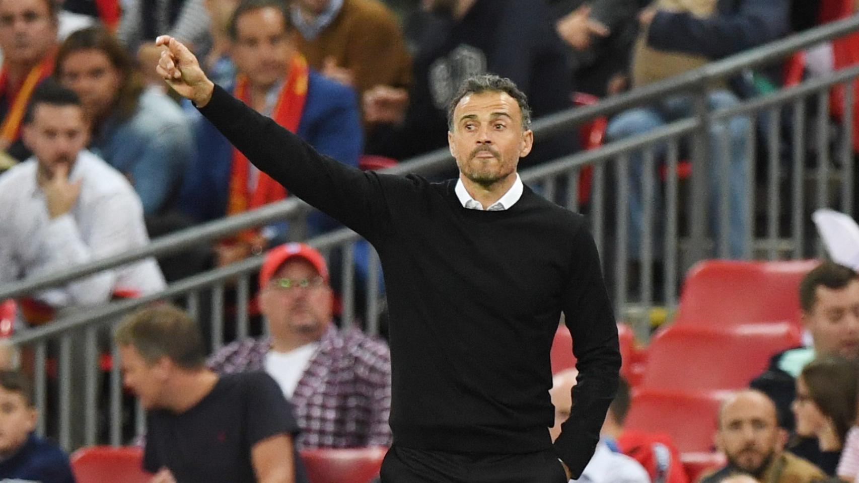 Luis Enrique dirige a la Selección ante Inglaterra.