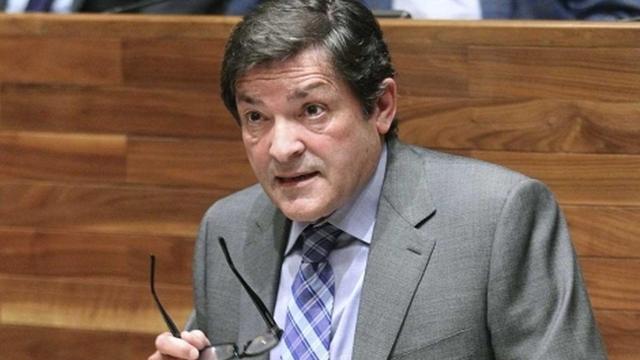 Javier Fernández boicotea el evento de Pedro Sánchez en Asturias