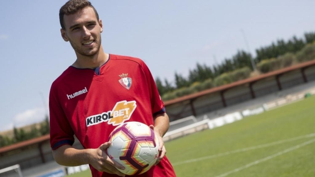 Imanol García el día de su presentación como jugador de Osasuna. Foto: osasuna.es