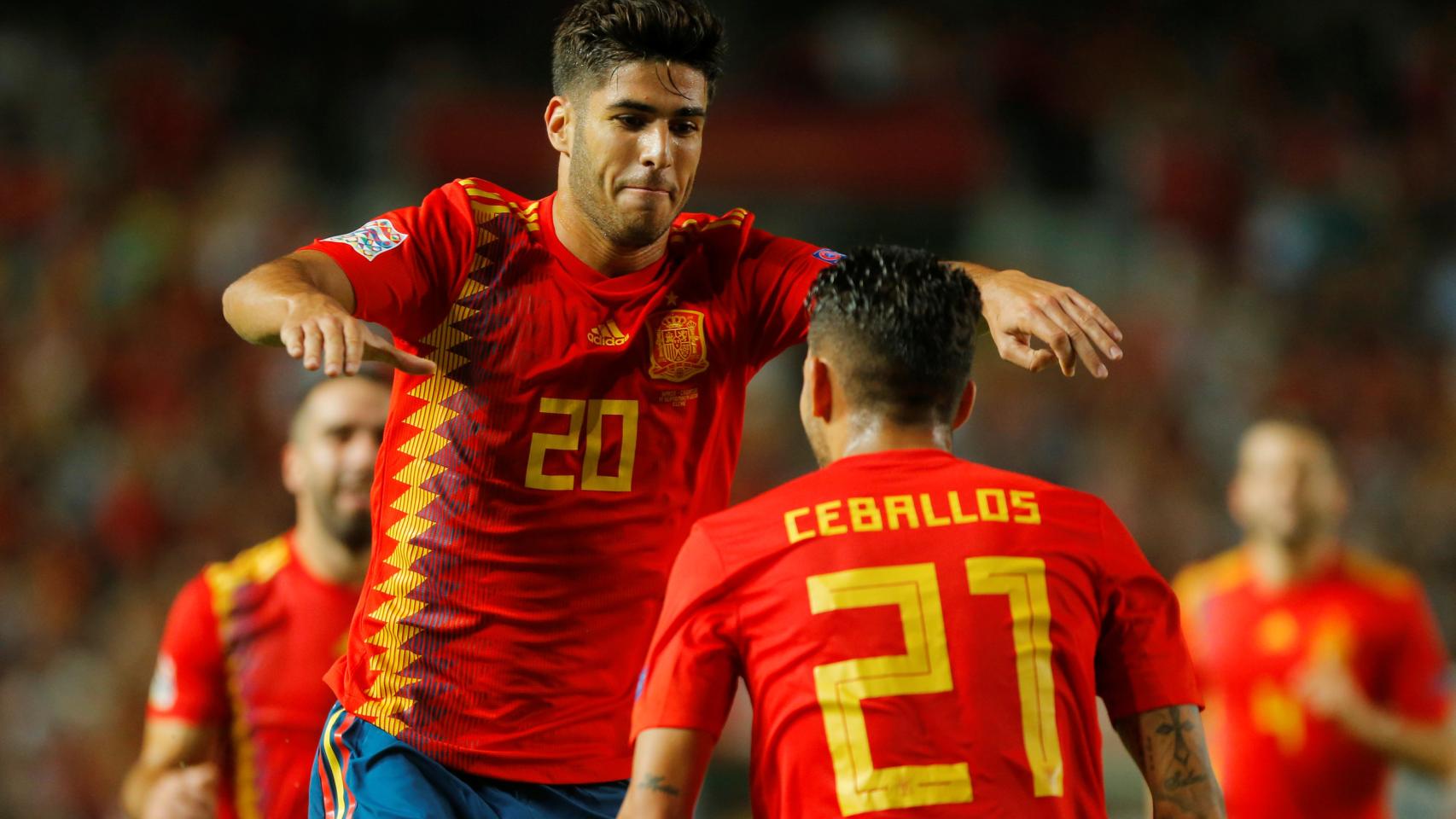 Asensio y Ceballos celebrando un gol