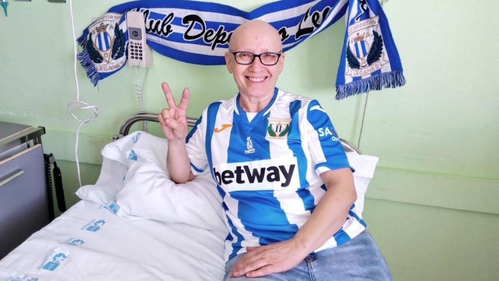 Blanca Poza, tras su tratamiento contra el cáncer. Foto: Twitter (@CDLeganes)